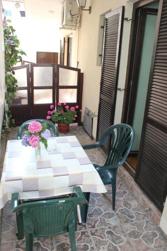 Imagen de la galería de Apartments Ratković, en Tivat