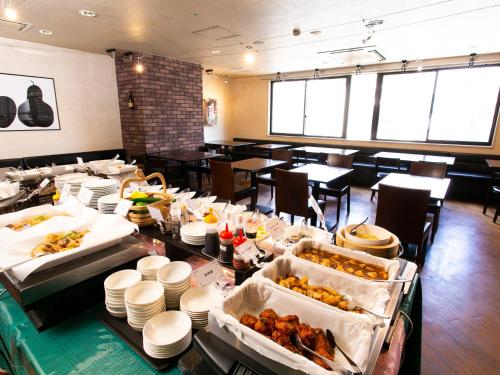 Restoran atau tempat lain untuk makan di APA Hotel Aomorieki-higashi