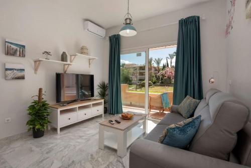 Galeriebild der Unterkunft MAGNIFICO APARTAMENTO EN COMPLEJO PRIVADO in Alhaurín de la Torre
