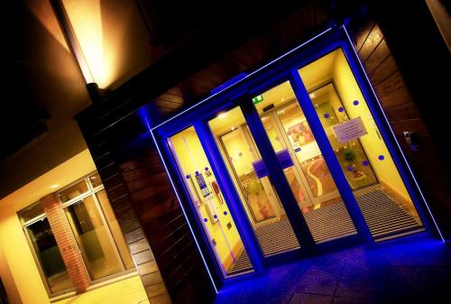 エニスキレンにあるBelmore Court & Motelのギャラリーの写真