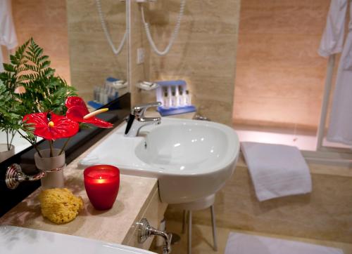 A bathroom at Park Hotel Centro Congressi
