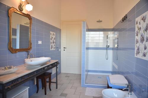 Een badkamer bij Rossofiore