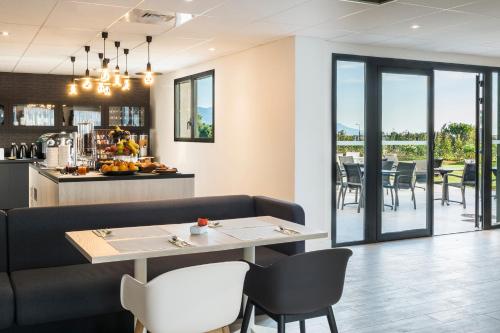 Ruang duduk di Mercure Hotel & Spa Bastia Biguglia