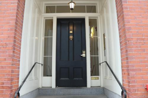 Charming & Stylish Studio on Beacon Hill #3 Image