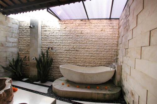 Bilik mandi di Pondok Naya - CHSE Certified