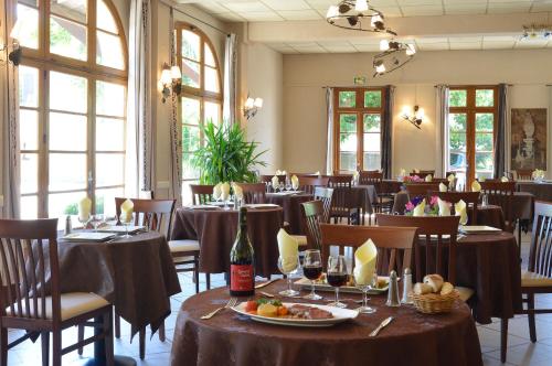 Gallery image of HOTEL RESTAURANT LES STALAGMITES in Orgnac-lʼAven