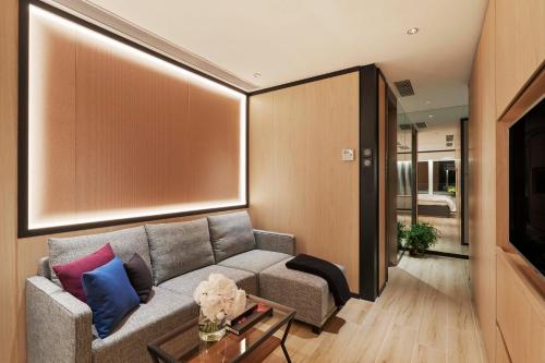 Istumisnurk majutusasutuses CM+ Hotels and Serviced Apartments