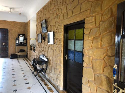 TV a/nebo společenská místnost v ubytování Hotel Rawalkot Jaisalmer