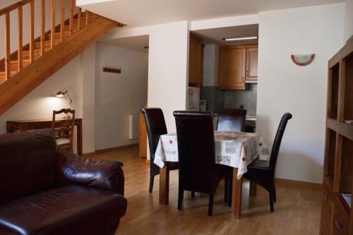 Posezení v ubytování Cau d Aneu Duplex en el centro d Esterri d Aneu