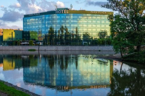 Výhled na řeku, která protéká v blízkosti hotelu