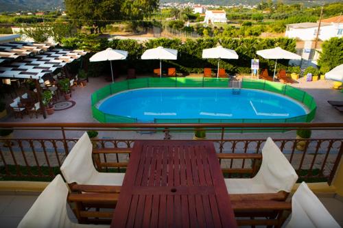 Πισίνα στο ή κοντά στο Vakis Apartments
