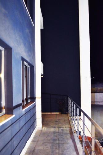 Balkón nebo terasa v ubytování CHROMA Lodge Pikermi