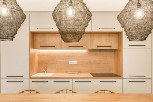 *** Apt 110m2 3bed 2bath, walk to Acropolis ***
