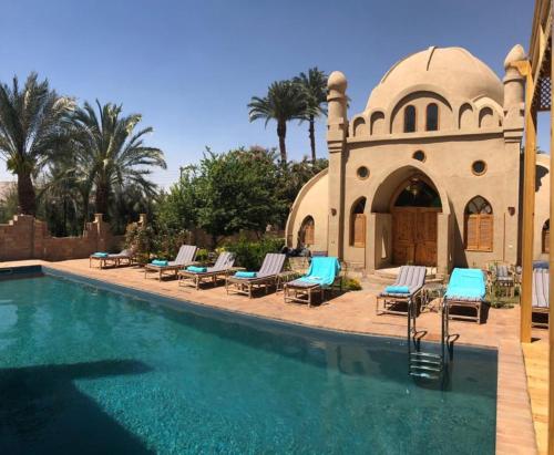 Πισίνα στο ή κοντά στο Embrace Hotel