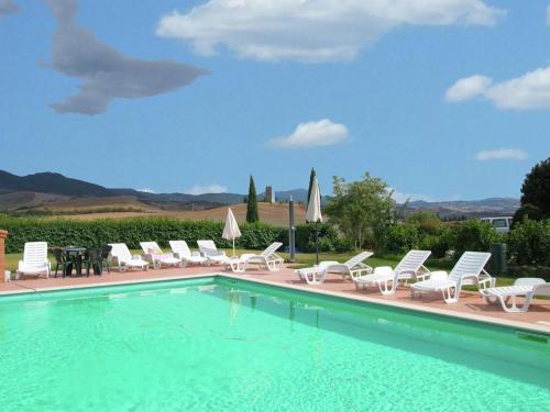 Bazén v ubytování Farmhouse in Pienza with Pool and Views nebo v jeho okolí