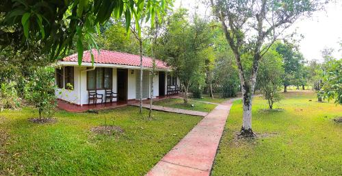 Κήπος έξω από το Hotel de Campo Caño Negro