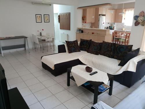 Spacious Apartment with large Balcony