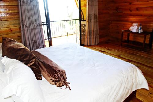Кровать или кровати в номере Rocky Bay Resort & Camping
