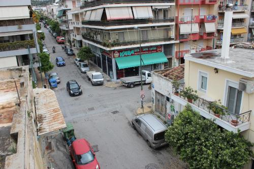 Homey Apartment near Acropolis for 4