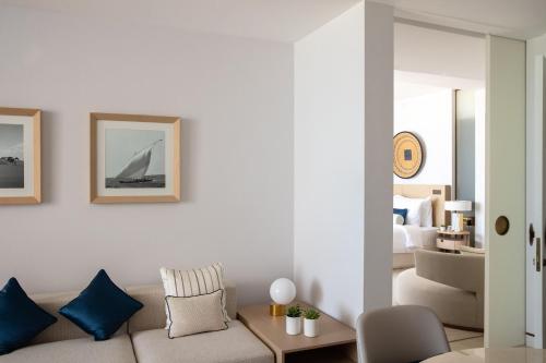  Jumeirah at Saadiyat Island Resort -  Room  picture :   Tea/Coffee maker    Minibar    Shower                           