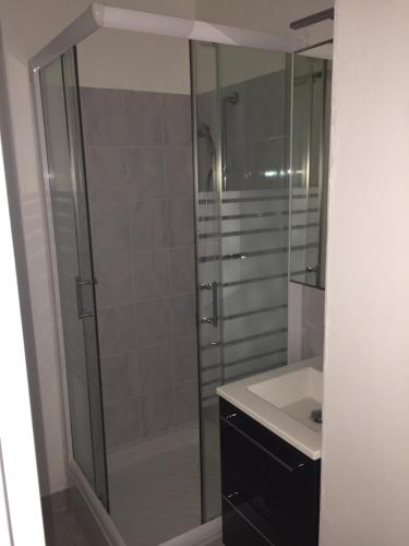 Gallery image of grand appartement a louer vue sur seine in Melun