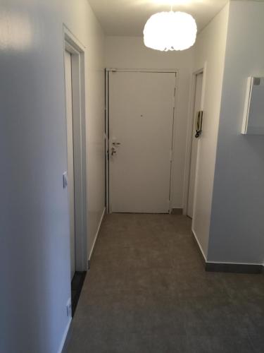 Gallery image of grand appartement a louer vue sur seine in Melun