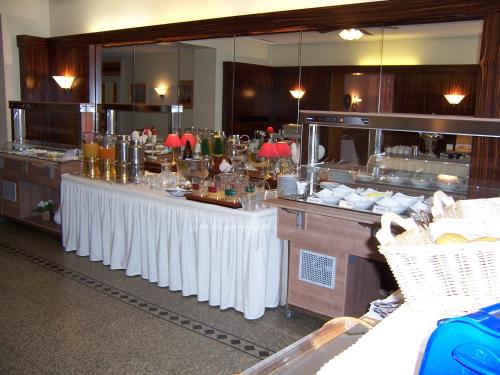 Jídlo v hotelu nebo okolí