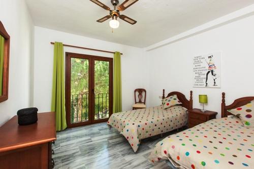 Posteľ alebo postele v izbe v ubytovaní Appartement lumineux 6p sur Golf de la Duquesa Costa del Sol