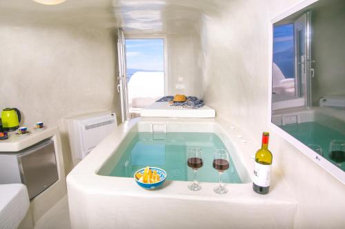 Gallery image of White Cave House in Oia