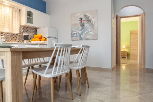 Η κουζίνα ή μικρή κουζίνα στο John Apartments