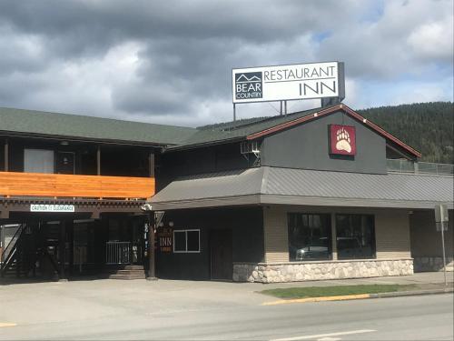 Afbeelding uit fotogalerij van Bear Country Inn in Terrace