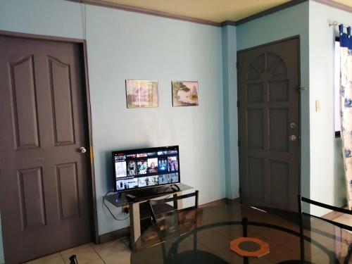 Gallery image of Cranberry's Place-near CONVENTION center in Iloilo City