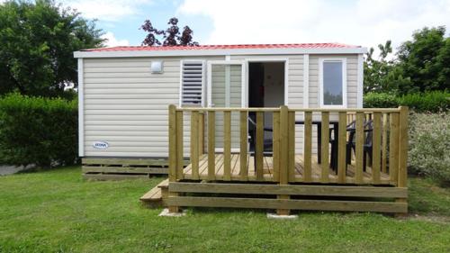 Taman di luar Camping le Rouge Gorge **** 10' Puy du Fou