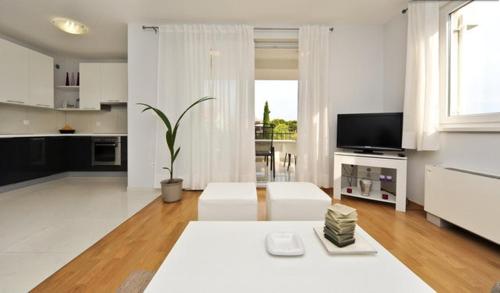 Lila Apartments