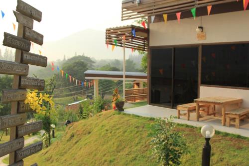 Κήπος έξω από το Baan Mai Hom Resort Suan Phueng