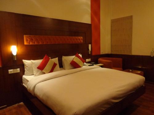 Cama o camas de una habitación en Hotel Aura - New Delhi Railway Station