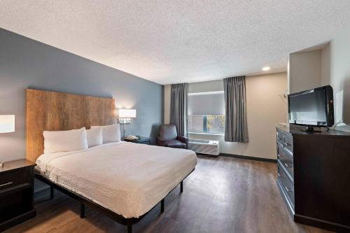 TV i/ili zabavni centar u objektu Extended Stay America Suites - Charlotte - University Place