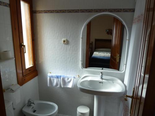 Koupelna v ubytování Apartahotel Faure