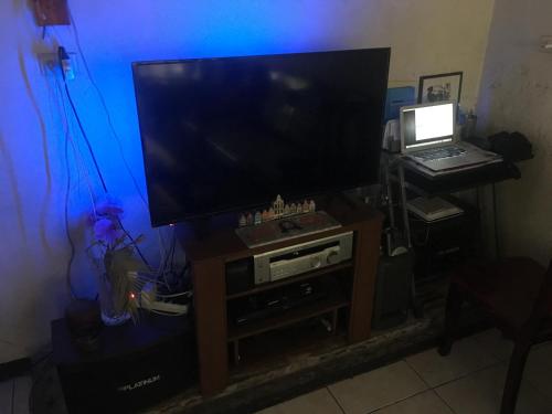 TV a/nebo společenská místnost v ubytování Guesthouse Cavite