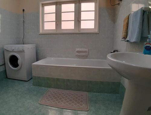Koupelna v ubytování Cesca Apartments - Marsalforn, GOZO
