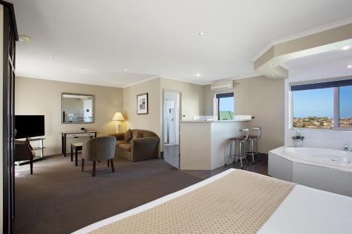 Postel nebo postele na pokoji v ubytování Comfort Inn On Raglan