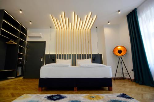 Ένα ή περισσότερα κρεβάτια σε δωμάτιο στο Kleines Hotel