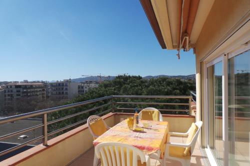 Spacious and bright flat Downtown and Beaches - Swimming Pool