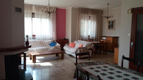 A bed or beds in a room at Villa Paulette