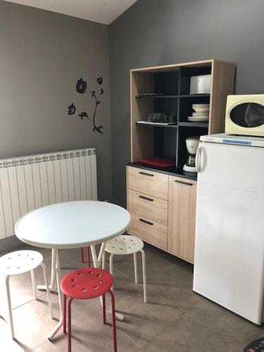 HOSTEL BACKPACKER RIO IJUEZ, Castiello de Jaca – Updated 2022 ...