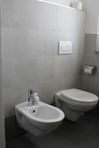 Ένα μπάνιο στο B&B Il Giardino Di Isa