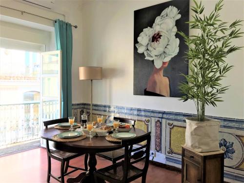 Charming Chiado 2BDR with Balcony by LovelyStay