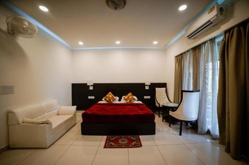 Ruang duduk di Hotel Rajpur Heights