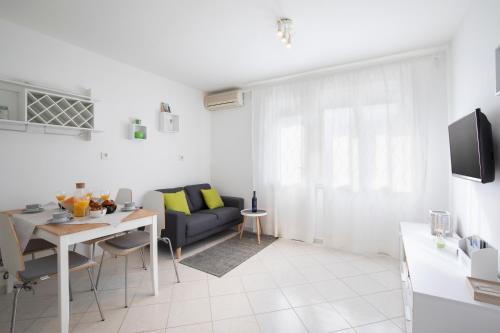 Castropola Apartment