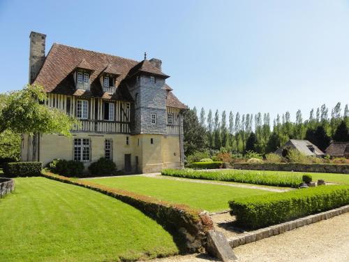 Κήπος έξω από το Les Manoirs des Portes de Deauville - Small Luxury Hotel Of The World